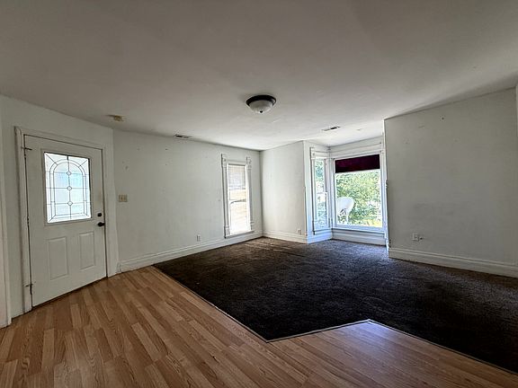 4th image of 500 Middlebury St APT 2
