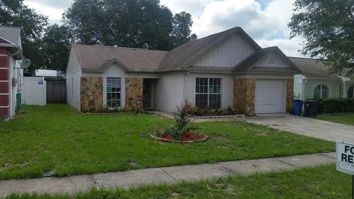 3 bed, 1256 sqft, $2,295 — Photo 1