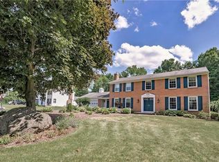101 Stuyvesant Rd, Pittsford, NY 14534