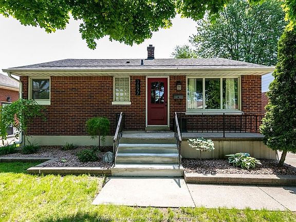2nd image of 3877 Birch St