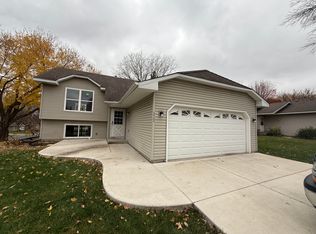 3933 Westbury Way, Eagan, MN 55123