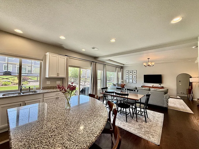 6828 Mineral Belt Dr — Photo 5