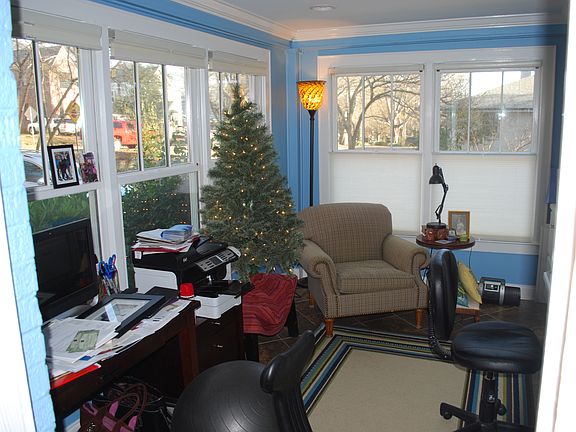 4th image of 8 Meyers Dr
