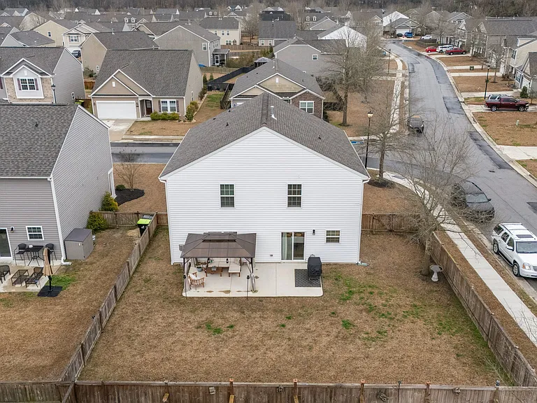 301 Ginger Dr — Photo 10
