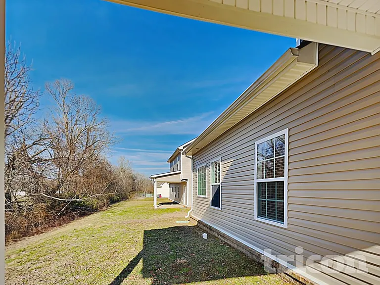 925 Beverly Ct — Photo 15
