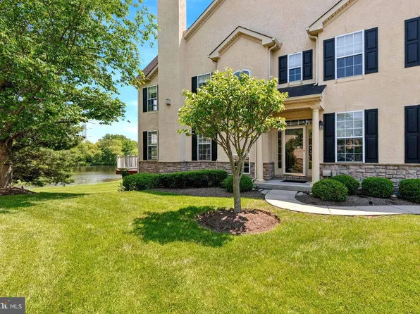 420 Blue Heron Cir, Blue Bell, PA 19422