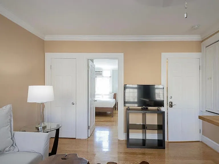 2136 O St NW #3 — Photo 4