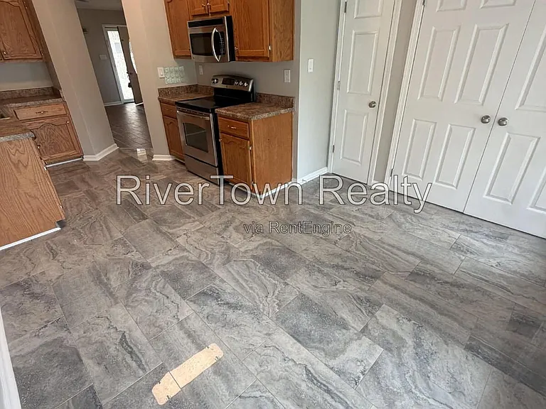 10570 Pecan View Dr — Photo 5