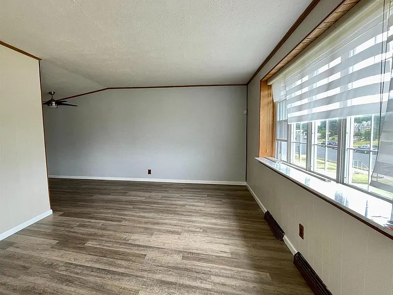 1405 Napfle Ave — Photo 4