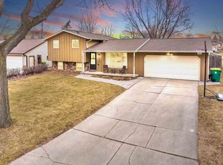 2627 Mary Jo Ct, Green Bay, WI 54311