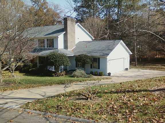 4th image of 917 Northmont Dr NE