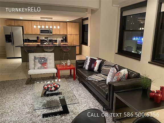 4th image of 1570 Woodward Ave #1503