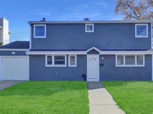 118 Brighton Way, Merrick, NY 11566