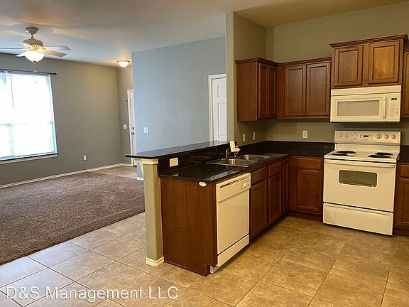 5th image of 1505 Tahoe Ln