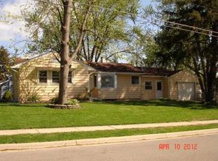 774 Adams St, Elgin, IL 60123