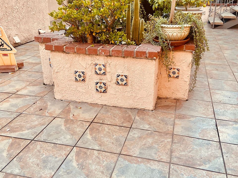 1st image of 415 Verdugo Dr APT 208