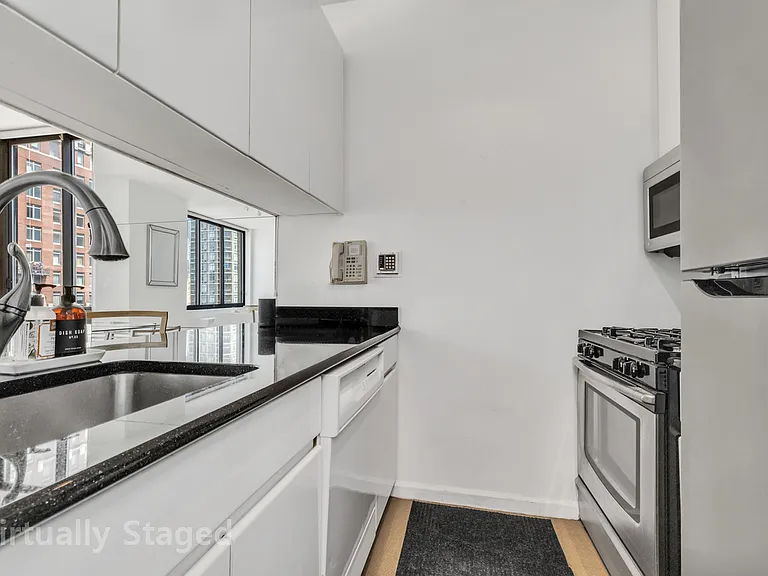 200 E 65th St #8D — Photo 6
