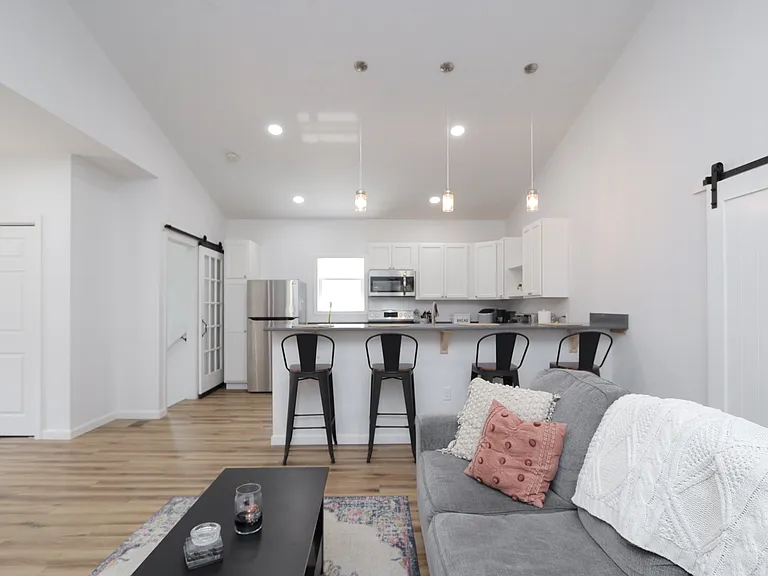 177 Thompson St — Photo 9
