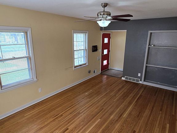 4th image of 604 N Iowa St