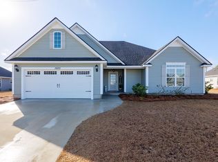 3820 Landings Cir, Hahira, GA 31632