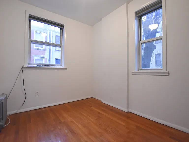 11 Cornelia St #10R — Photo 2