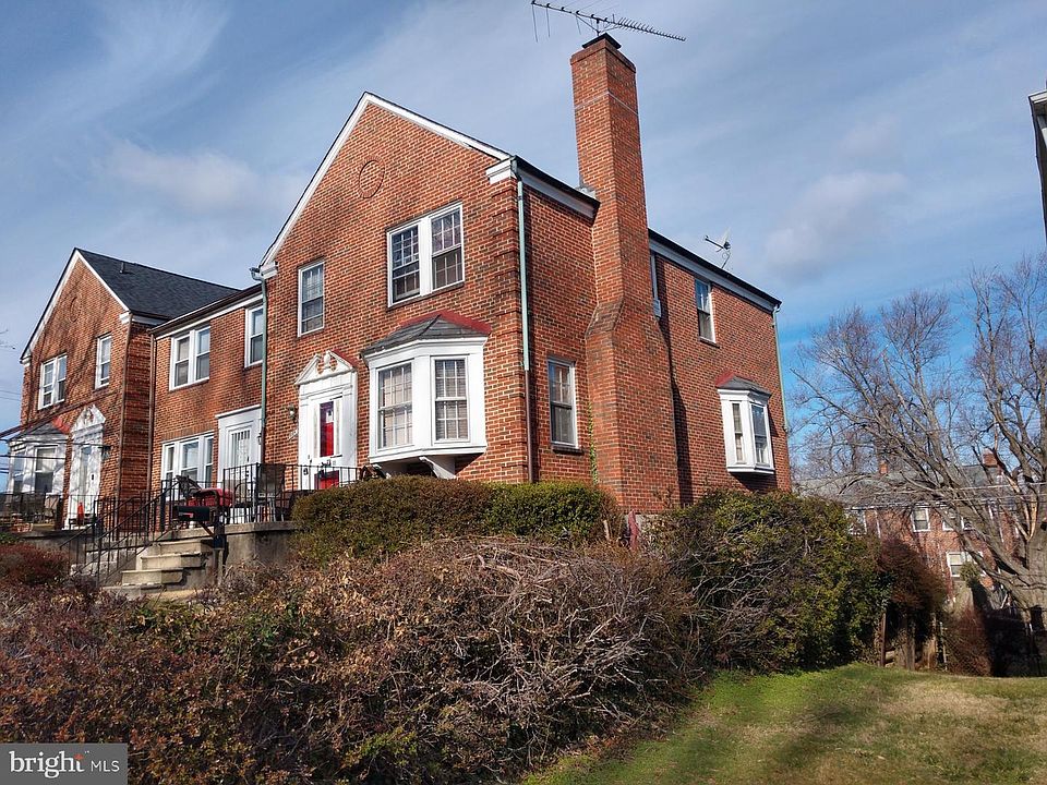 2nd image of 1084 Saint Agnes Ln