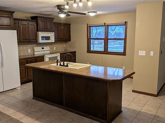 5th image of 1408 Country Club Dr
