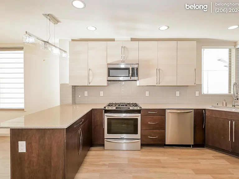 504 N 105th St — Photo 10