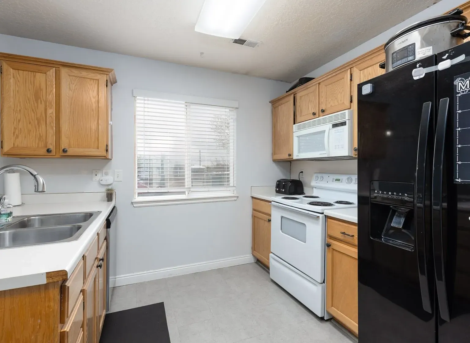 824 Ogden — Photo 3