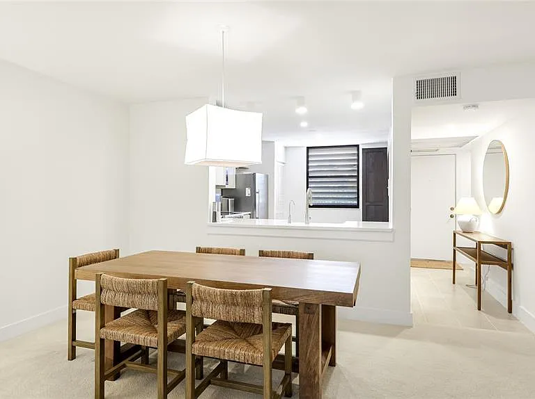 303 Springdale Dr #303 — Photo 8