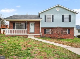 17 Mason Dixon Dr, Littlestown, PA 17340