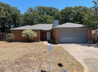 4003 Twin Creek Dr, Arlington, TX 76015