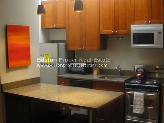 17 Garrison St. #8 Boston - Back Bay Unit Photo 3