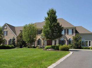 4 Wisteria Ct, Flemington, NJ 08822
