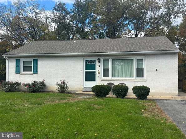 9 Maple Ave, Carlisle, PA 17013