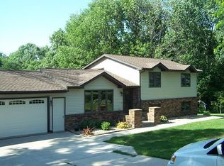 21675 Stone Bridge Rd, Monticello, IA 52310