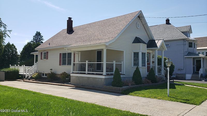 2nd image of 9 Crescent Avenue