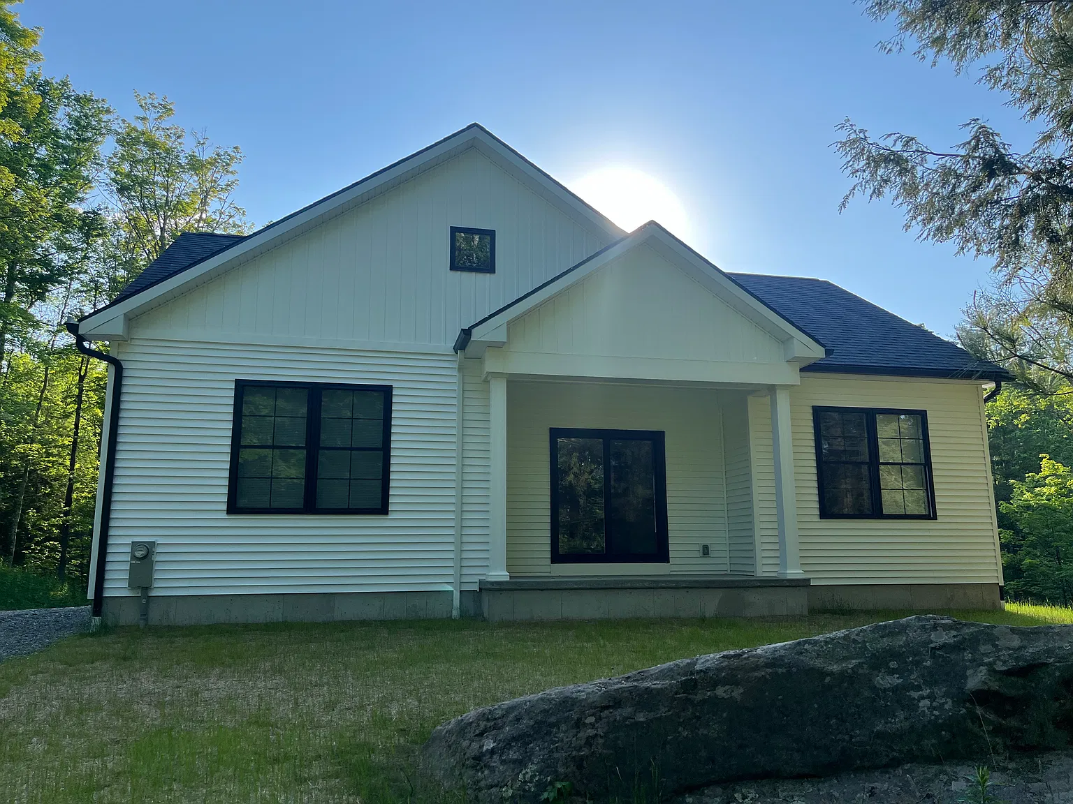 3 bed, 1250 sqft, $2,475 — Photo 1