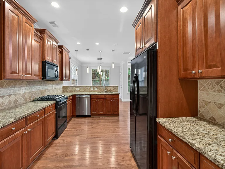 2935 Whitfield Ave — Photo 49