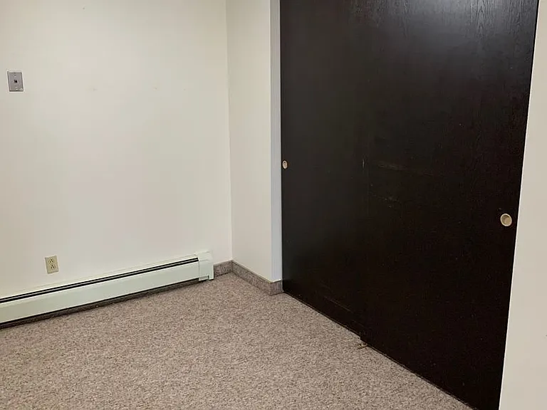 2712 E Rosser Ave — Photo 1