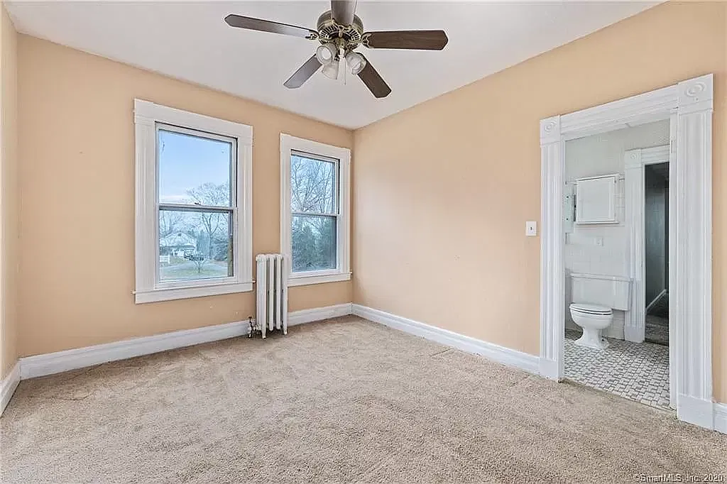 3 bed, 1300 sqft, $2,400 — Photo 4