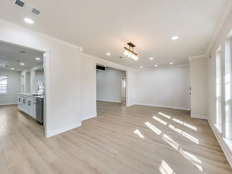 2409 Regal Rd — Photo 6