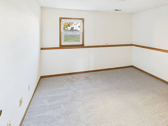 5th image of 415 E Mill St APT B