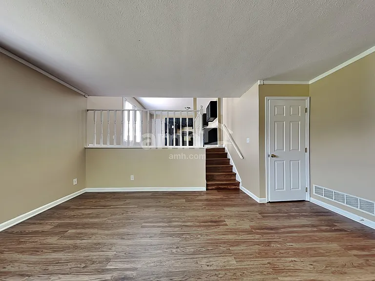 6401 Sharps Ridge Ct — Photo 6