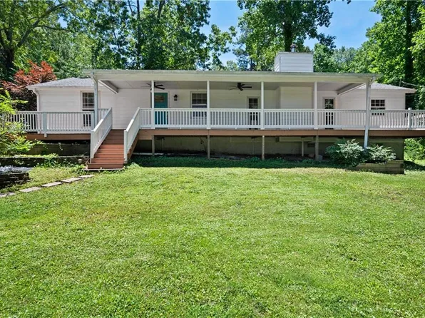 5971 Dogwood Dr SE, Acworth, GA 30102