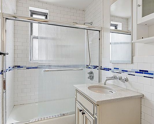 5th image of 4 Bogardus Pl APT 3D