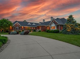 1272 Stone Ridge Ct, Greenwood, IN 46143