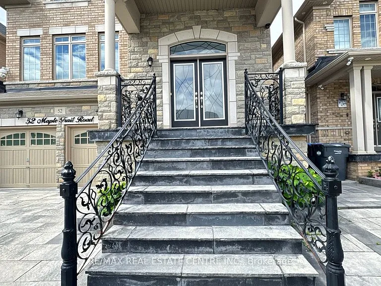 52 Maple Trail Rd — Photo 2