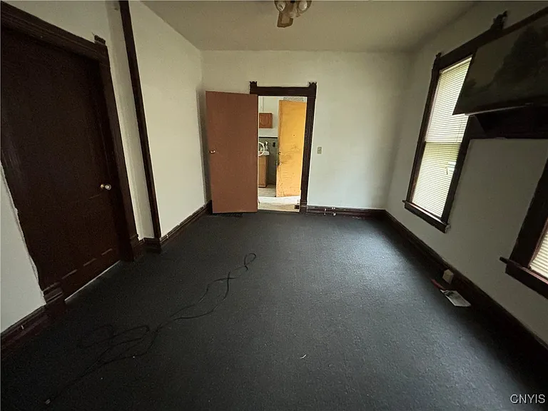 304 Hartson St — Photo 5
