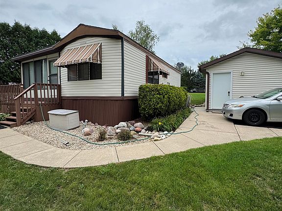 2nd image of 398 Skyline Dr